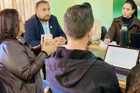 reunión con UNI