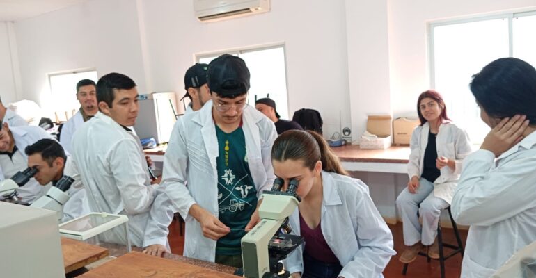 laboratorio Microbiología