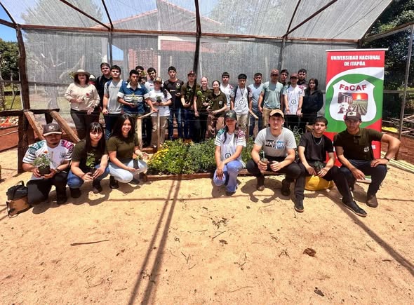 clase práctica propagación y manejo de plantines