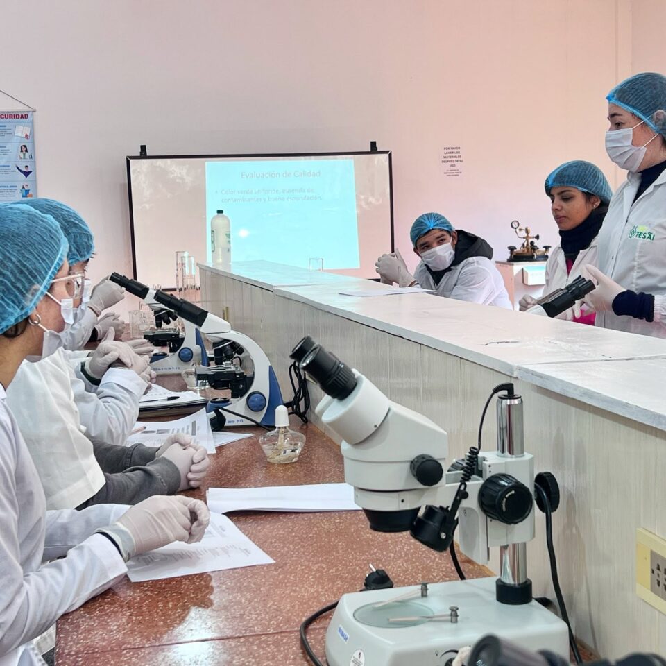 Laboratorio microbiología natalio (1)