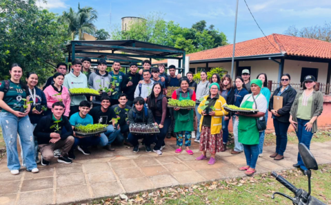 Entrega de plantines artigas (1)