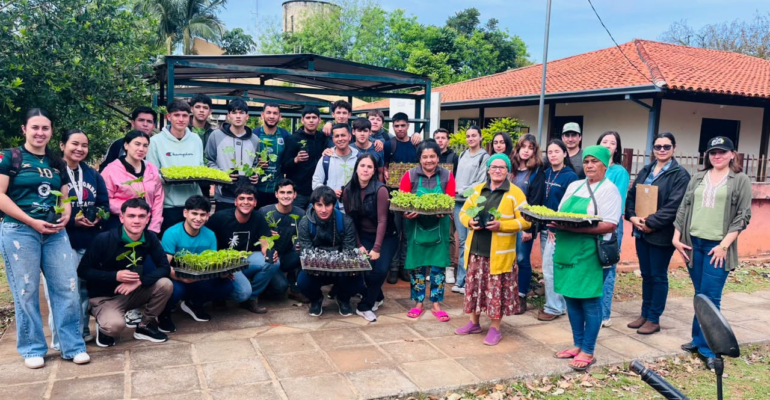 Entrega de plantines artigas (1)